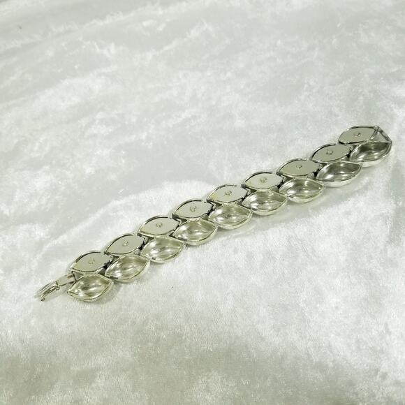 Silvertone seven inch bracelet one inch wide 1.1479 - Picture 3 of 8
